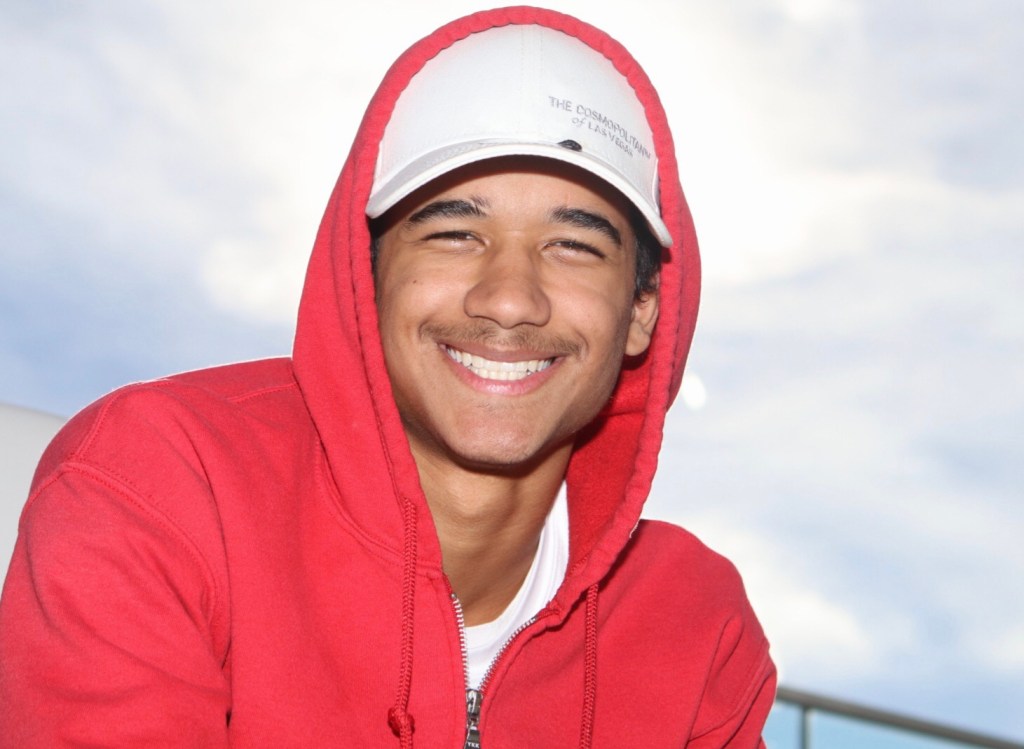 A close-up picture of American novelist Selby-Benson